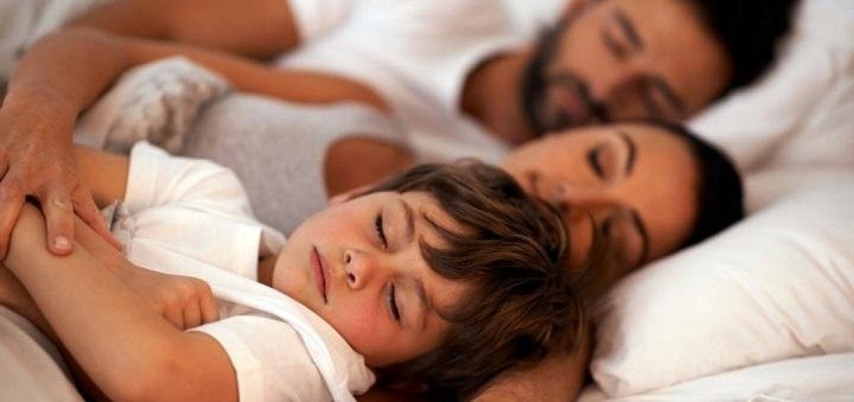 taboe doorbroken ouders die samen slapen met hun kinderen kweken verwende nestjes en hebben totaal geen seks meer of toch niet baby spa